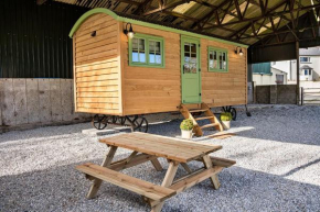 Finest Retreats - The Shepherd's Hut at Northcombe Farm